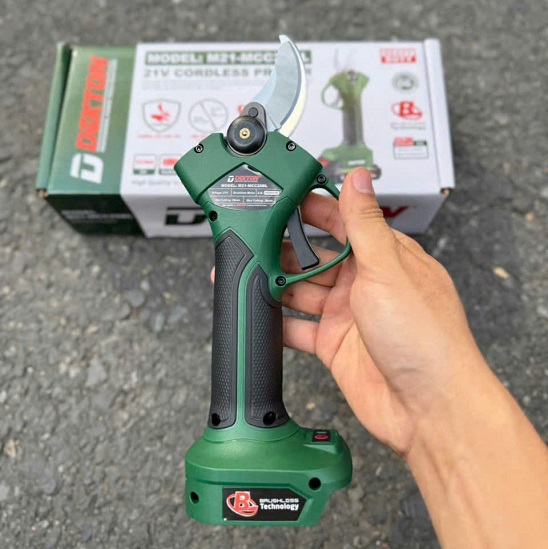 kéo cắt cành pin dekton m21-mcc28bl 4 keo dekton m21 mcc28bl