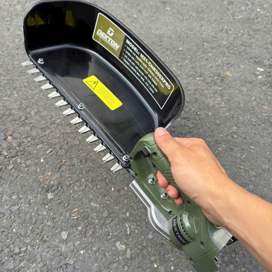 Máy hái chè pin dekton m21-chr300xpro