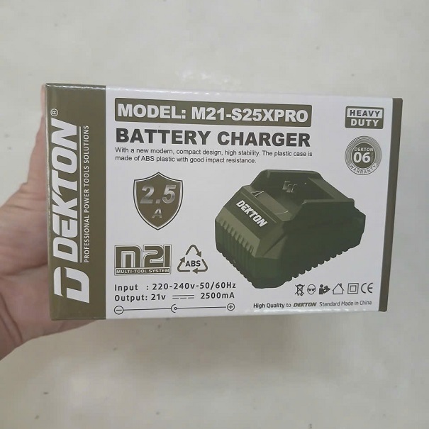 Sạc Dekton 2,5a chân M21-S25