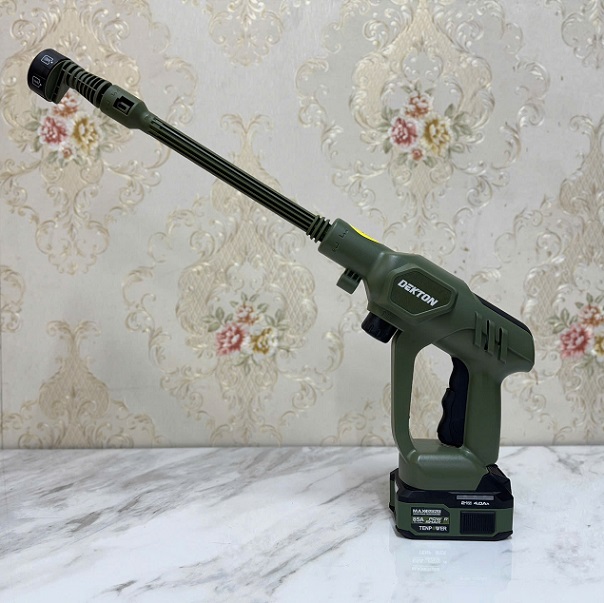 Súng rửa xe dekton dùng pin srx775xpro